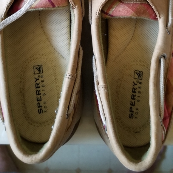 EUC, SPERRY TOP SIDER WITH PINK PLAID - Picture 2 of 8
